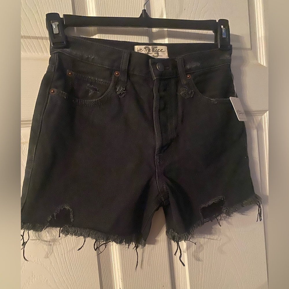 NWT We The Free/Free People Distressed Jean Shorts Size 25 (2)